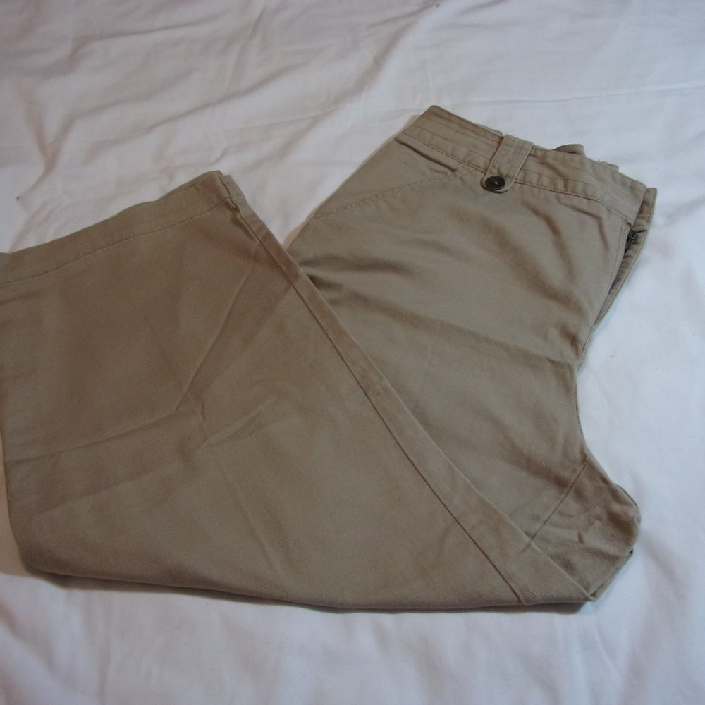 Caribbean Joe Shorts Capris Khaki Size 10